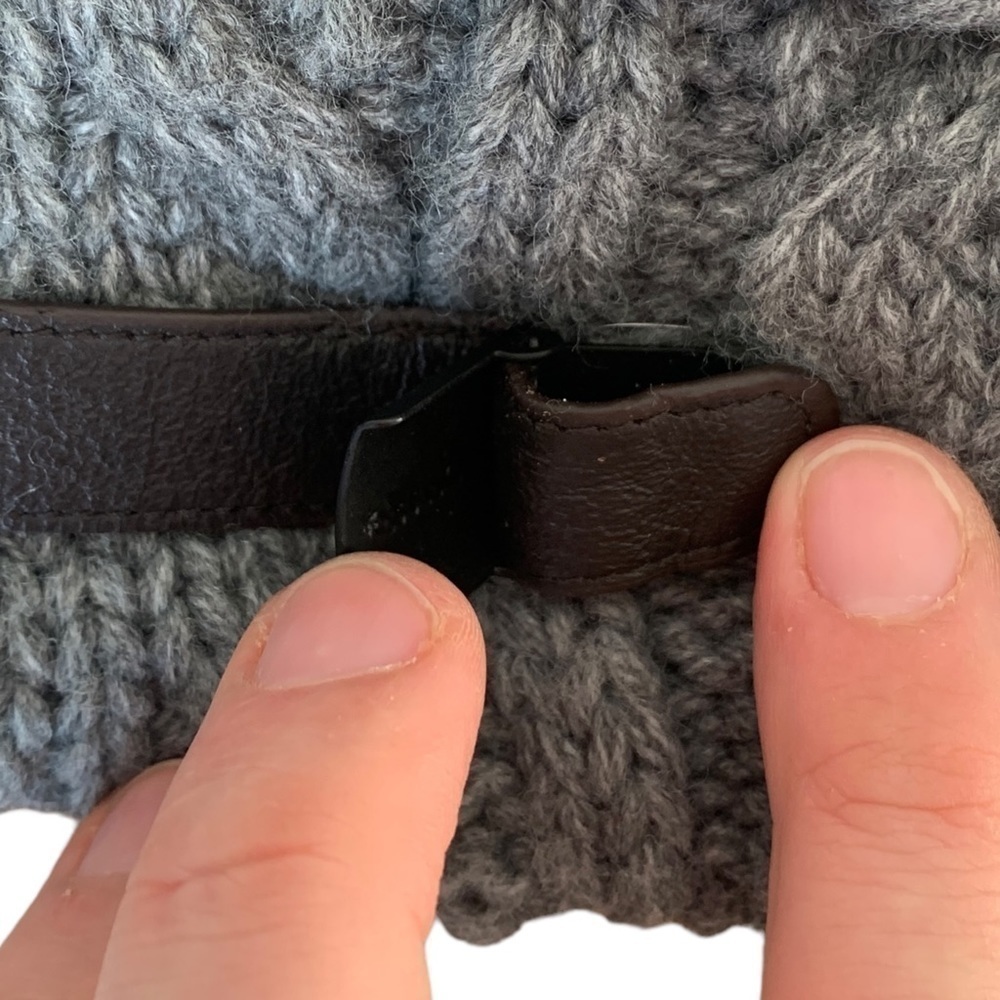 Barts Wool Cable Knit Faux Fur Trim Grey Bomber Hat Adjustable Pom Pom O/S - Picture 8 of 13